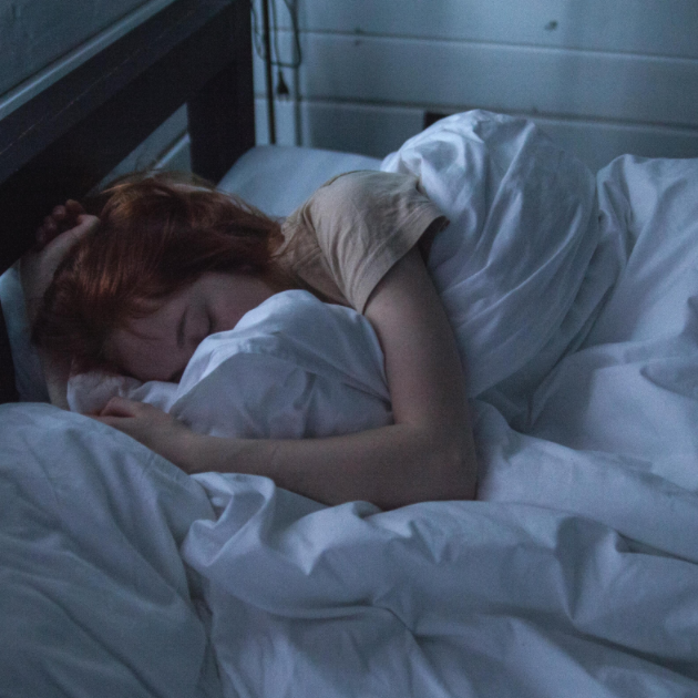 Array盖厚被子与睡眠关系！研究发现：盖厚被子能提高32%的夜间褪黑素释放，缓解睡眠问题！