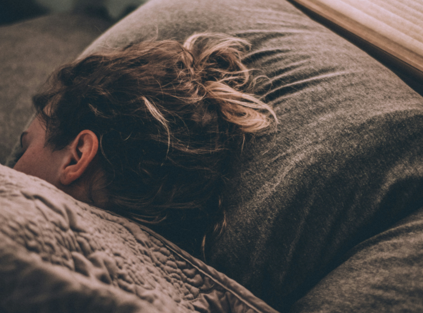 Array熬夜后反而觉得精力充沛？科学家：这才是最危险的时候