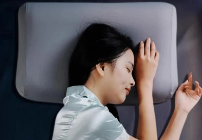 Array当年轻人开始 “枕” 救睡眠：智能枕如何站上消费新风口？