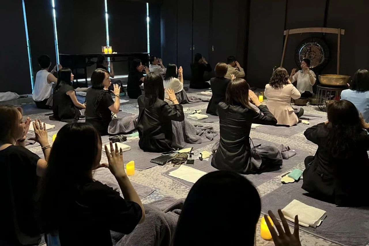 Array舍不得睡？年轻人开始花钱买“哄睡”服务